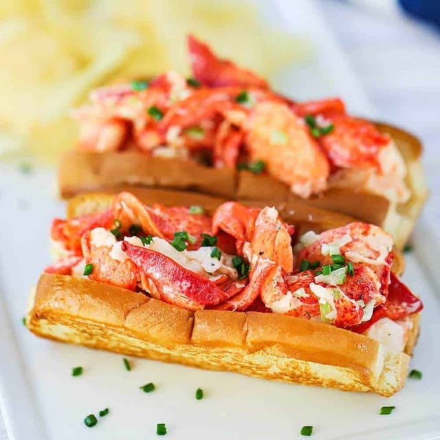No Frills Lobster Roll.